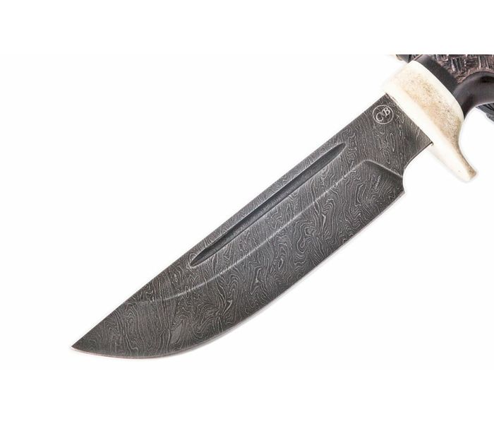 нож ручной работы Охотник из стали дамаск рукоять венге, ножны венге, резьба по дереву