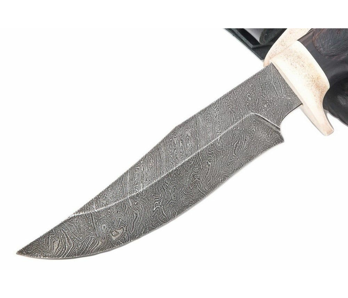 нож ручной работы Сапсан из стали дамаск рукоять венге, ножны венге, резьба по дереву