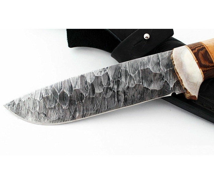 Нож ручной работы Волкодав из стали дамаск, каменный век, рукоять сапеле