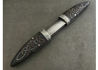 Якутский нож ручной работы 'Клык большой' с двумя лезвиями из стали кованой 110Х18, дамаск рукоять черный граб, ножны черный граб, инкрустация