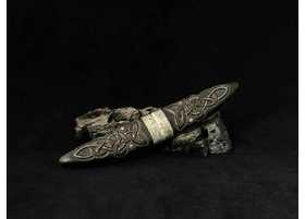 Якутский нож ручной работы 'Клык малый' с двумя лезвиями из стали кованой 110Х18, дамаск рукоять черный граб, ножны черный граб, инкрустация